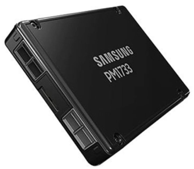 Твердотельный накопитель Samsung MZWLR7T6HALA-00007